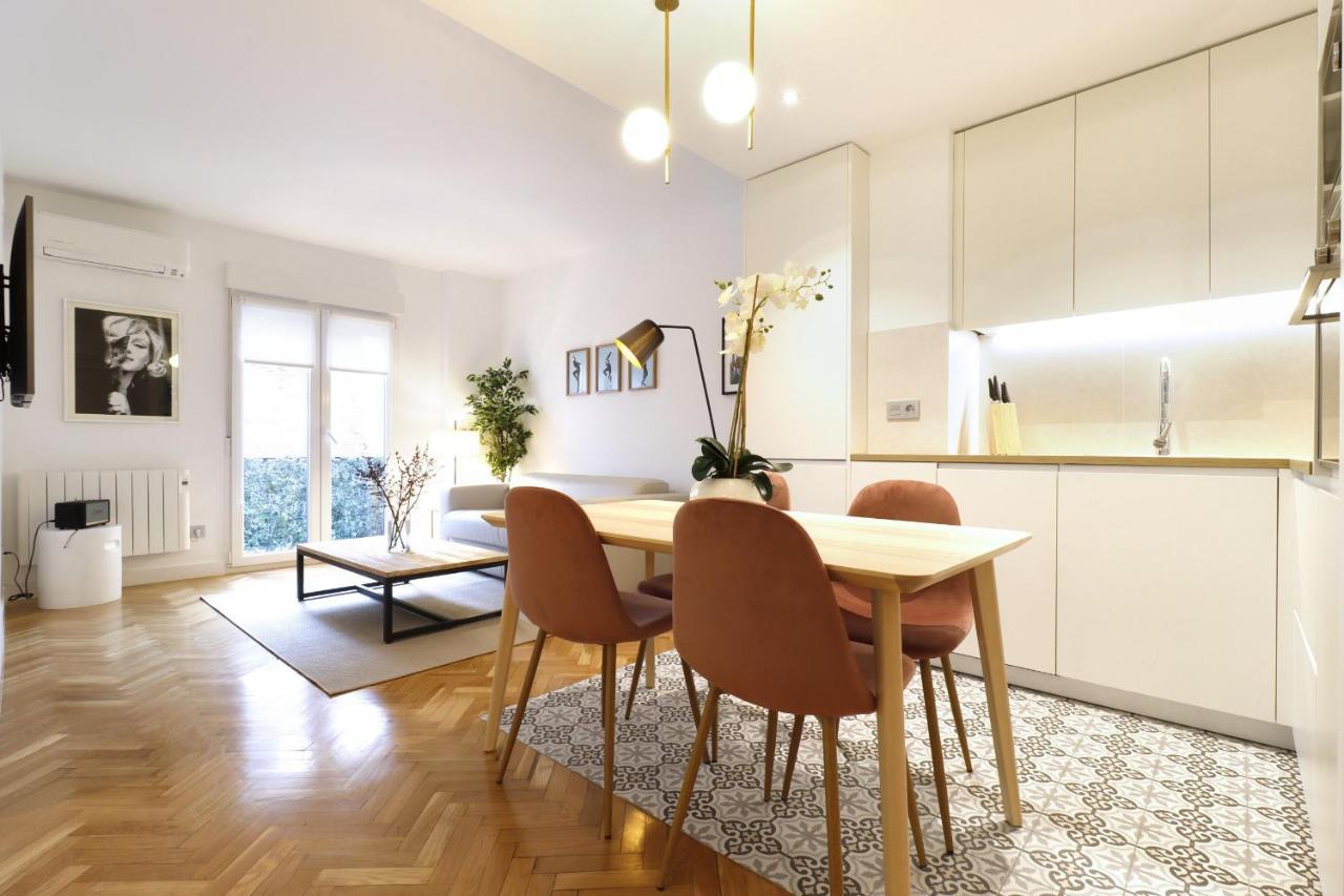 Royal Madrid Apartman Kültér fotó