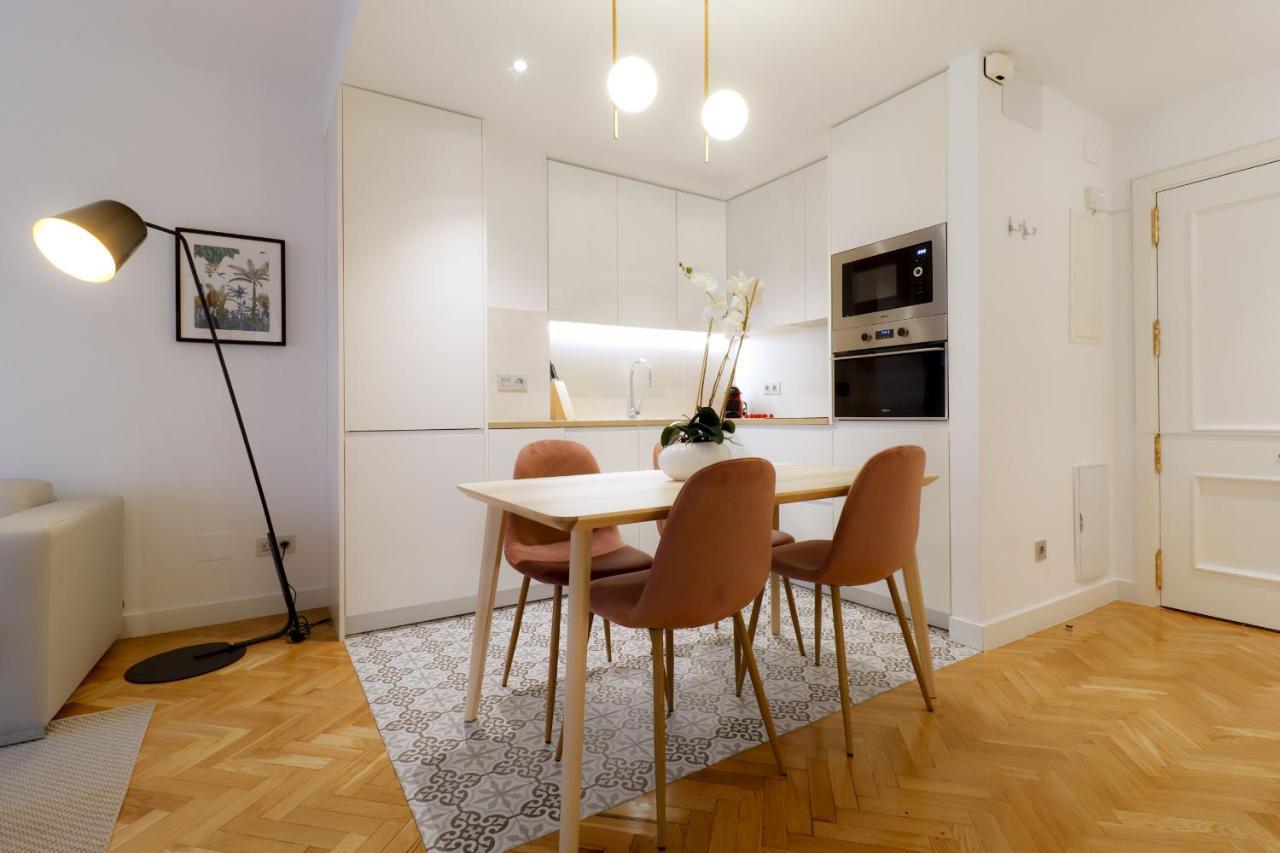 Royal Madrid Apartman Kültér fotó
